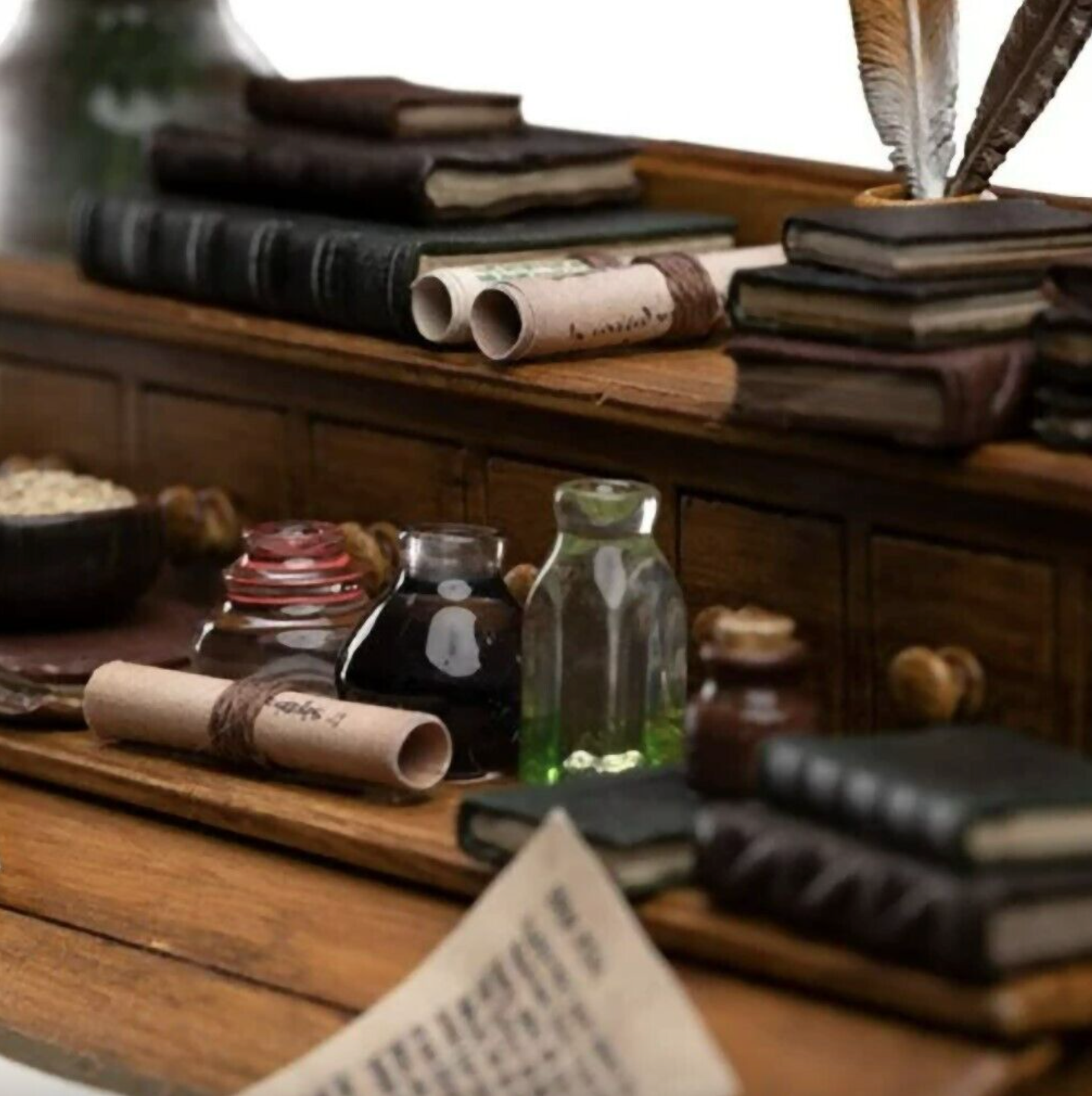 Bilbo Baggins at Desk Collectible Statue (Limited Edition)