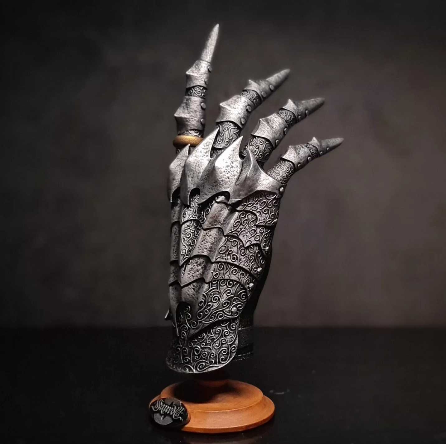 Gauntlet of the Dark Lord Sauron